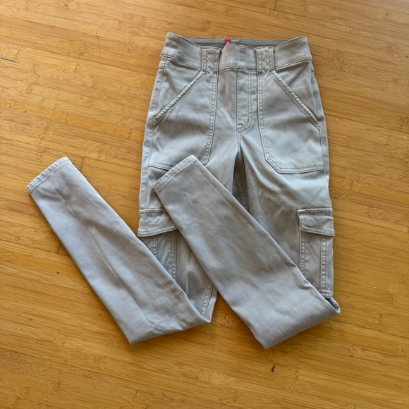 SPANX Stretch Twill Crystal Grey Cargo Tummy Shaping Ankle Pants Womens XS - Picture 7 of 7